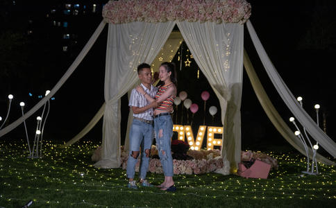 伴娘小礼服选择要注意什么_婚纱礼服