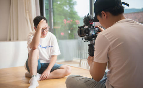女士黄金戒指一般多少钱一个_结婚