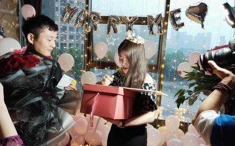 “兰陵王”冯绍峰遭拷问 倪妮生日不会浪漫求婚