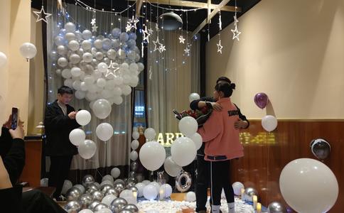 男士金戒指多少克配搭起来最为合适_结婚