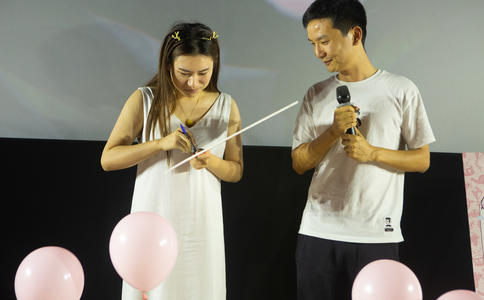 婚礼上婆婆服装如何选择_婚纱礼服