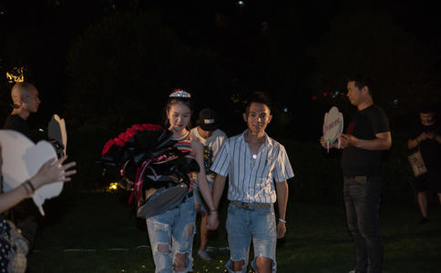 花环新娘头饰造型图片_新娘