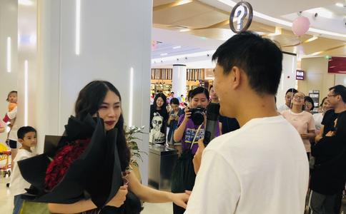 如何进行婚礼蛋糕装饰_婚礼