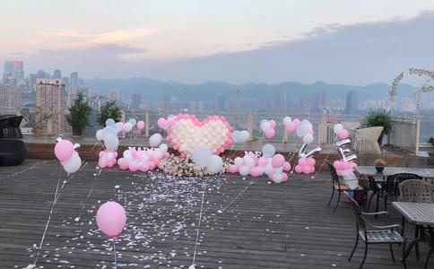 中小型的婚礼现场是如何布置的_婚礼