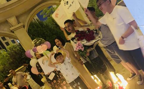 多大可以订婚_订婚