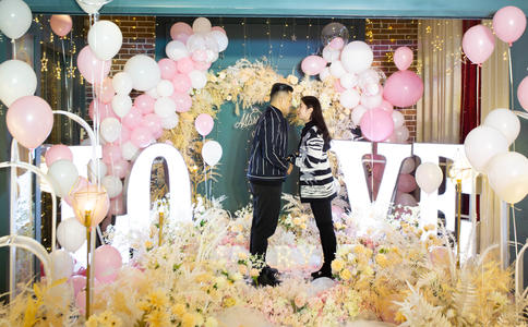 婚礼游戏礼物准备什么比较实在_婚礼
