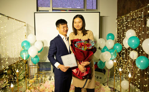 纯净铂金戒指雕琢完美爱情篇章_结婚