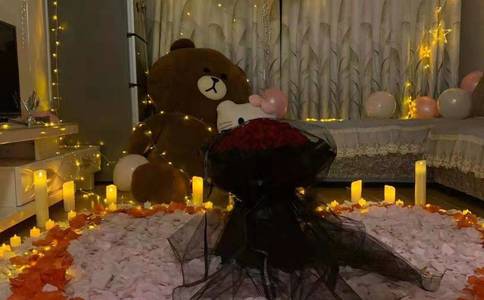 520株洲求婚：“酸奶哥”广场摆酸奶 最终抱得美人归
