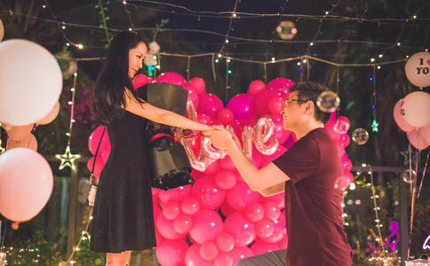新疆婚纱照旅拍需要准备的东西_婚纱照
