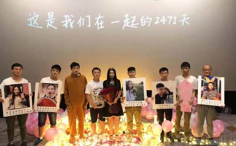 帅气的白色婚车给你的婚礼助威_婚礼