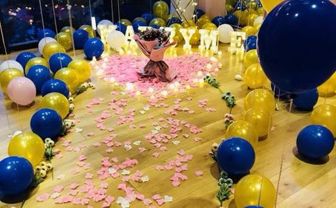 冬天做伴娘穿什么衣服_婚纱礼服