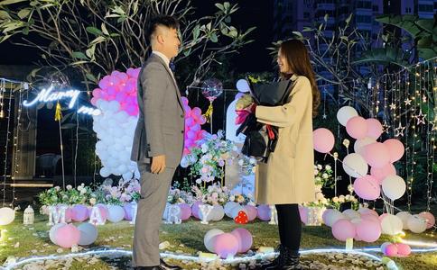 婚礼主持多少钱一场_婚礼