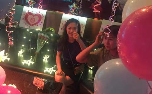 婚礼当天伴郎伴娘要做什么_婚礼