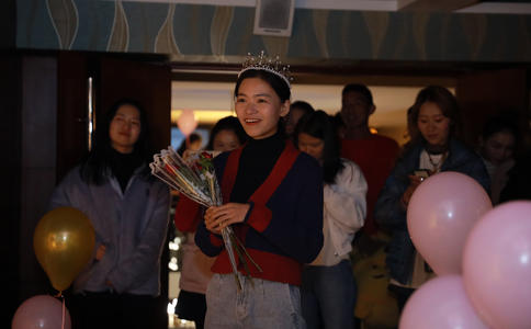 婚礼礼服女士穿什么好_婚纱礼服