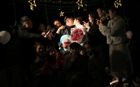 重温贾乃亮李小璐求婚现场 原来甜馨是这样出生的