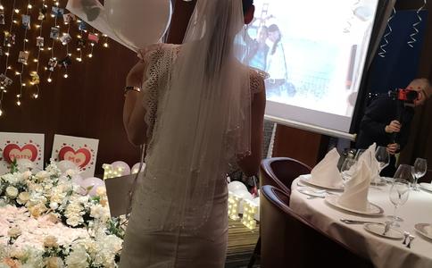 秀禾服和婚纱的顺序