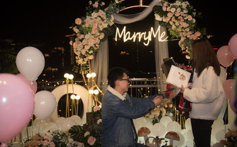 结婚戒指刻什么才显得与众不同_结婚