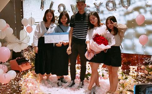 龙凤褂和小凤仙的区别是什么_婚纱礼服