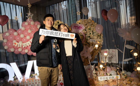 淄博求婚秀：毕婚族再次火爆 职院毕业典礼又演求婚
