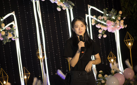 结婚戒指买黄金还是铂金好_结婚