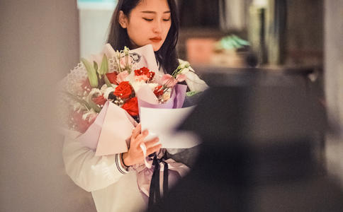 气球婚礼现场布置效果图_婚礼