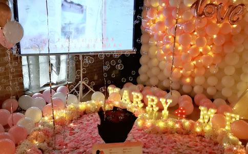 伴娘衣服穿什么颜色_婚纱礼服