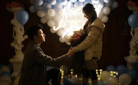 重庆广场大屏幕求婚视频 生日派对浪漫求婚