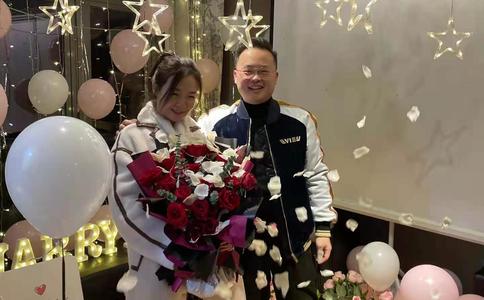 婚车怎么选_婚车