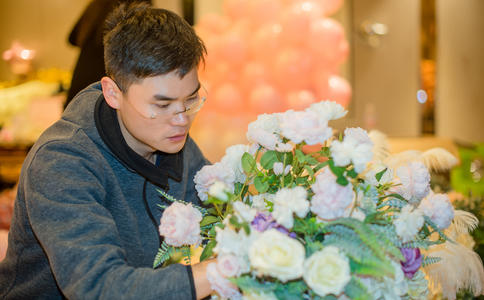 公园里有趣的浪漫求婚方式