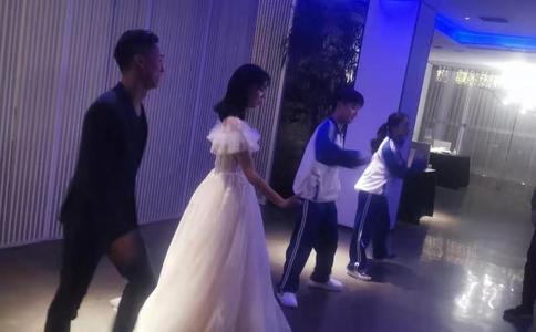上海专业求婚策划师专访：求婚再也不简单 送花送戒OUT了