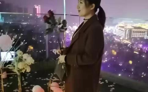 婚礼主持人讲话怎么说_婚礼