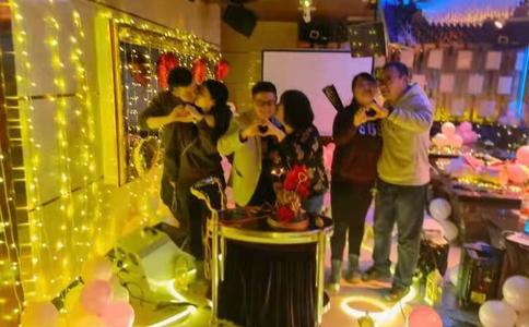 玫瑰金戒指选购方法_结婚