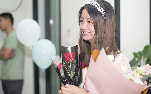 铂金戒指图片及价格盘点_结婚