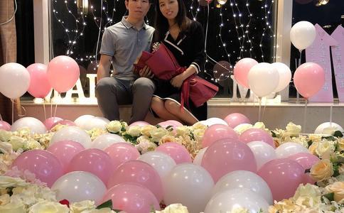 欧式手捧花怎么搭配婚纱色彩_新娘