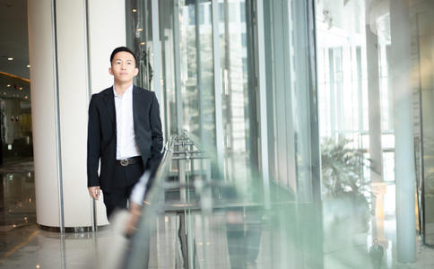 如何选择婚礼主持人司仪_婚礼