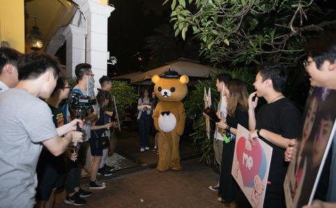 看备受欢迎的金戒指价格受哪些因素影响_结婚