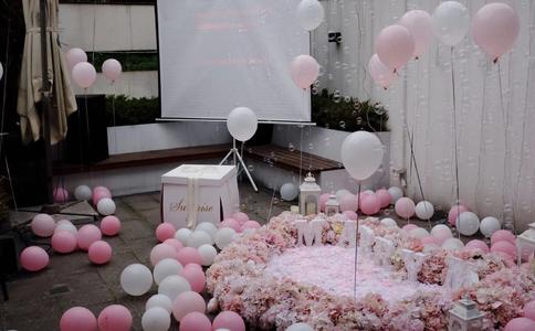 哪个爱美的女生不爱粉红气球婚礼布置风格_婚礼