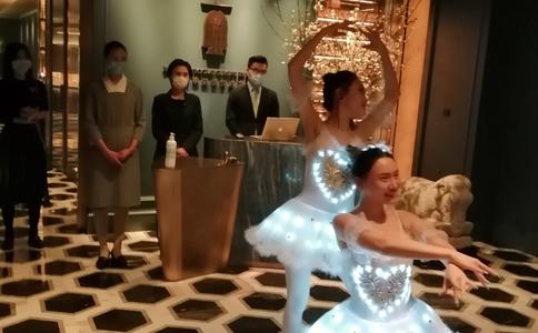 新娘满天星鲜花造型_新娘