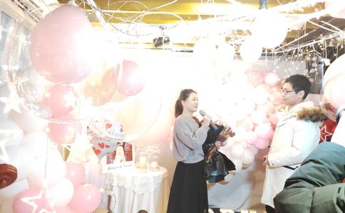 林志炫否认《我是歌手》决赛选歌失误 疑求婚成功