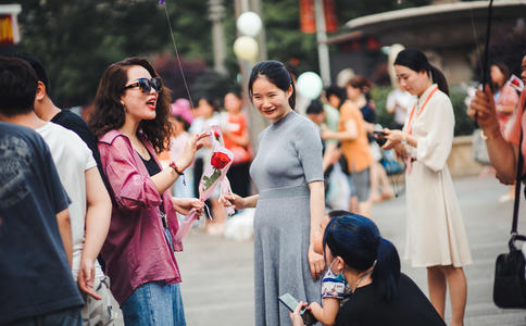欧美优雅求婚之旅 踏着一路芬芳而来