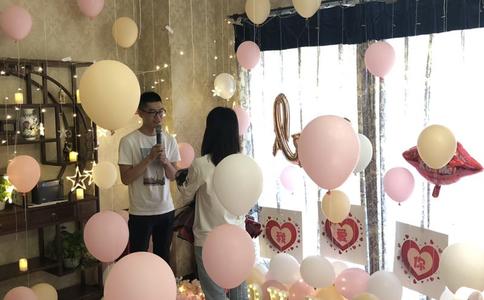 庞大求婚游客幸福见证 青岛第一海水浴场浪漫求婚创意