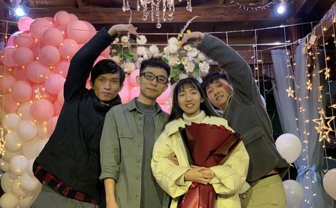 西安小伙太原求婚：浪漫圣诞节晋阳街求婚成功