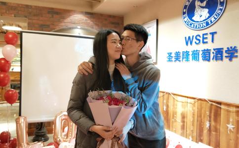 未婚女人戴戒指戴左手还是右手手指_结婚