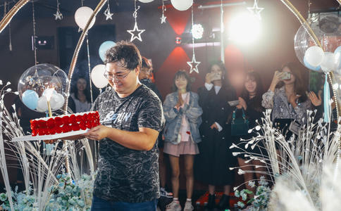 震撼的足球婚礼策划_婚礼
