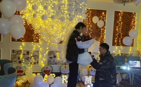 结婚婚礼新郎唱什么歌比较好_新郎