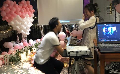 婚礼现场精心布置_婚礼