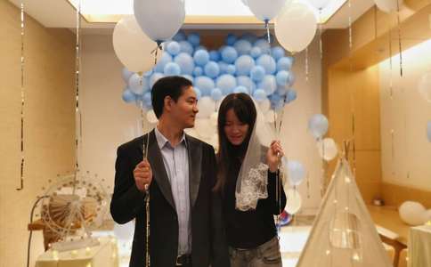 新娘婚戒是钟意克拉还是注重个性_新娘