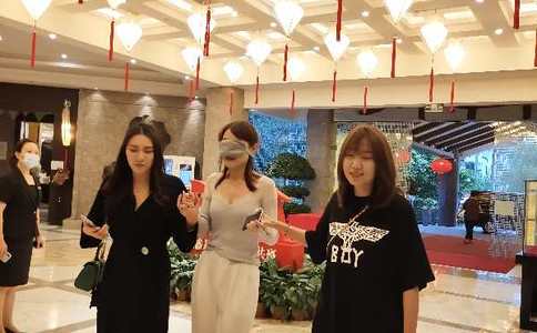 天津滨江万丽酒店花海求婚 让所有女孩子都能被感动的求婚