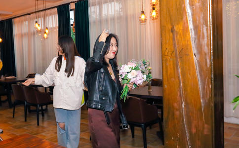 婚礼现场怎样布置比较好_婚礼