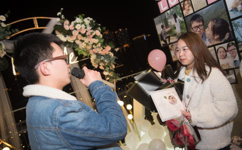 广东大学兴起求婚热潮 返回母校向女友求婚